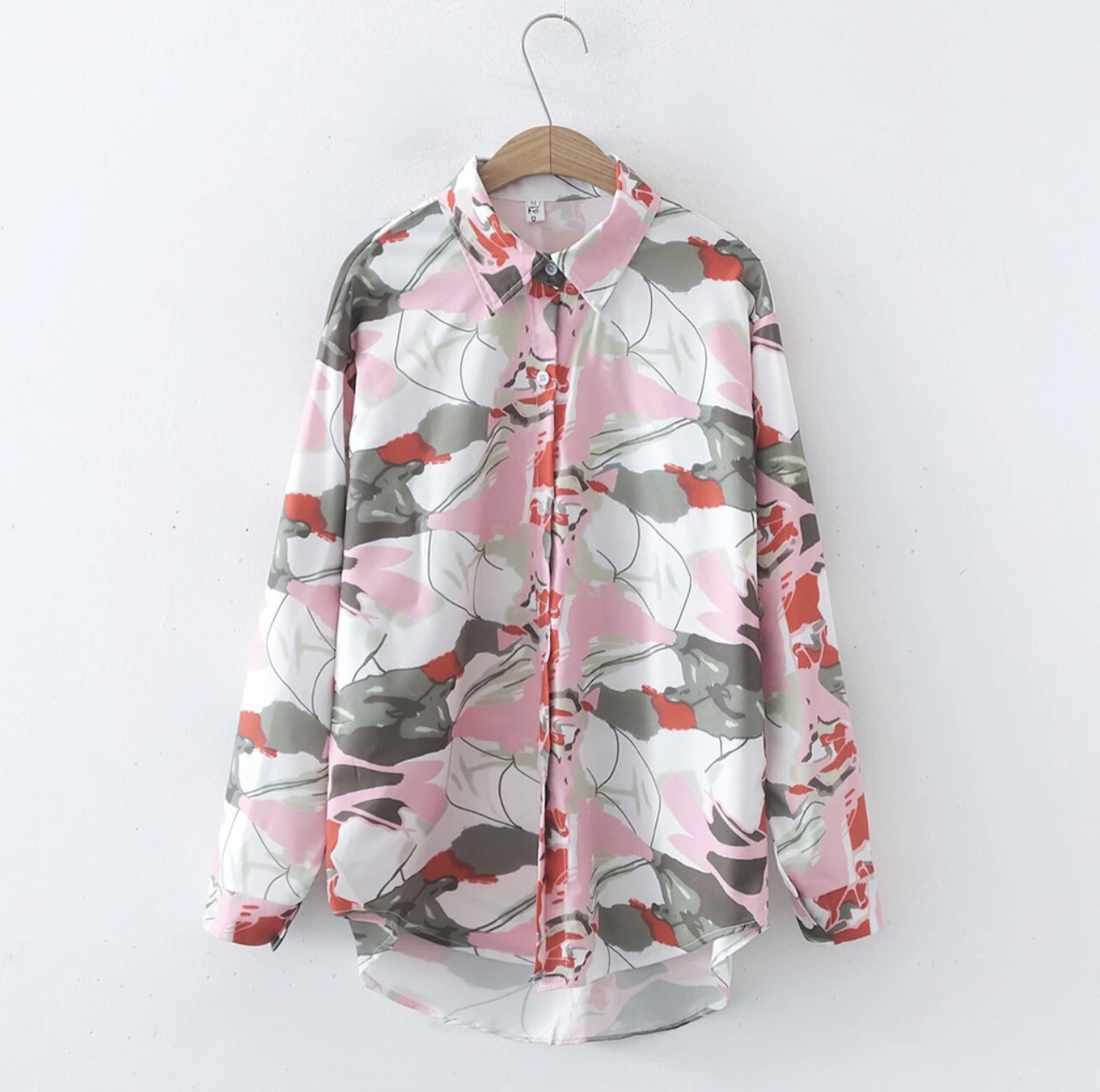 ￼European and American style women&#39;s new flower print loose lapel long-sleeved fashion shirt