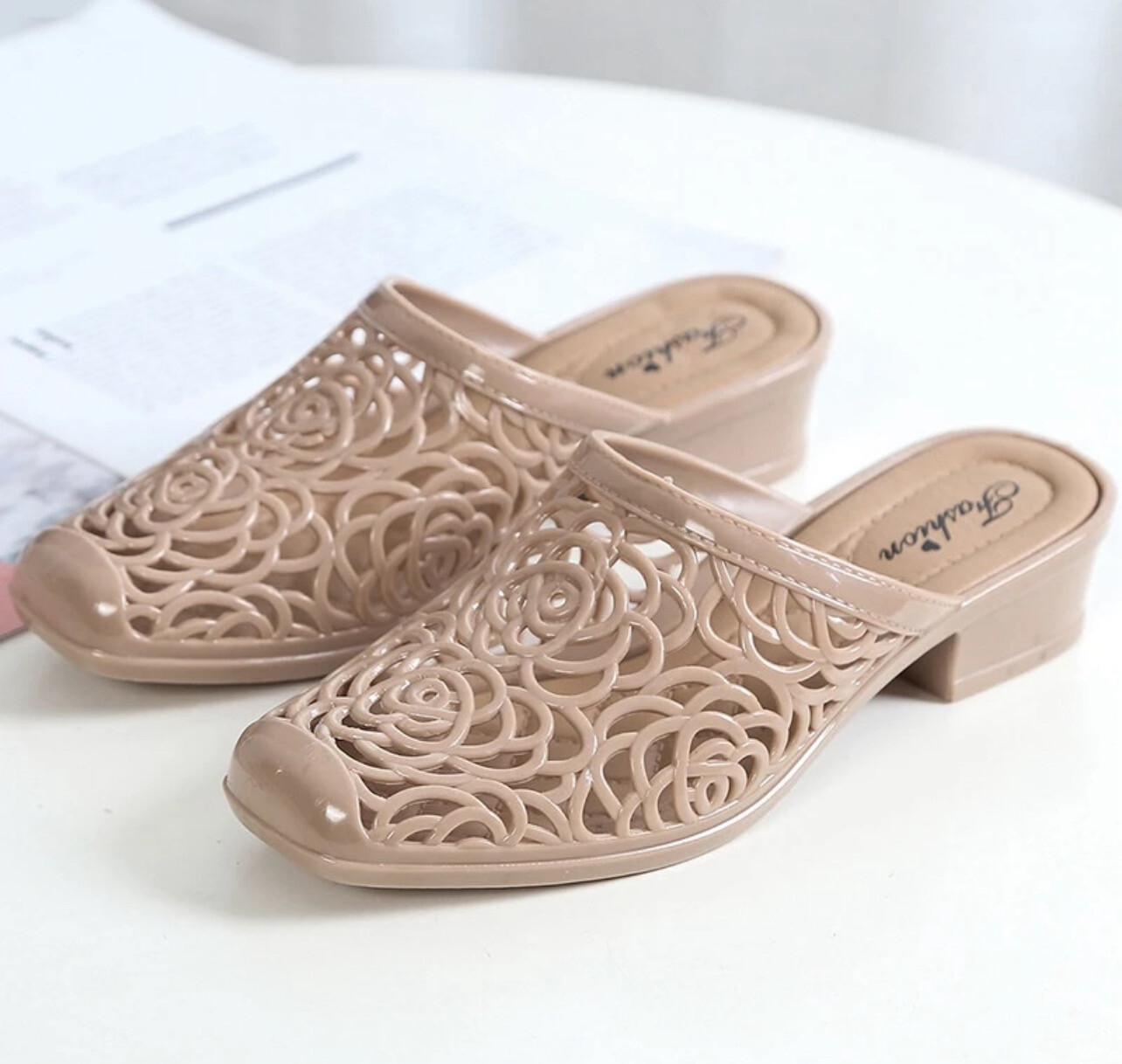 ￼Fashion Women&#39;s Sandals Summer Breathable Chunky Heel Wedges