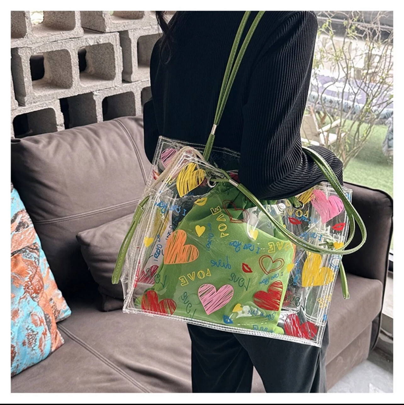 Fashionable All-Match Transparent Jelly Bag Female Large-Capacity PVC Graffiti Love Shoulder Bag Unique Trendy Tote Bag Fashion Design Child Mother Big Bag Casual Commuter