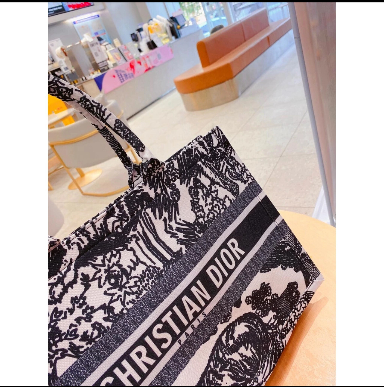 Men and Women Top-handle Bags Big Size Best Quality Chest Pouch  Shoulder Pouch M