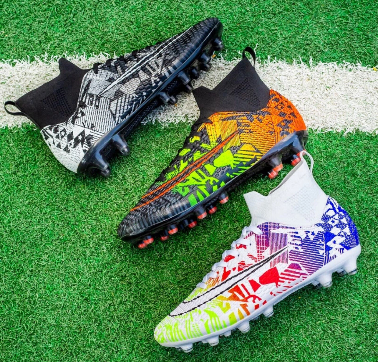 Ready Stock Large Size 34-46 High-Top Long Spike Football Boots Camouflage Football Boots Men&#39;s Shoes Outdoor Training Shoes Grass Football Boots Professional Football Boots Land/Short Lawn Five-Piece