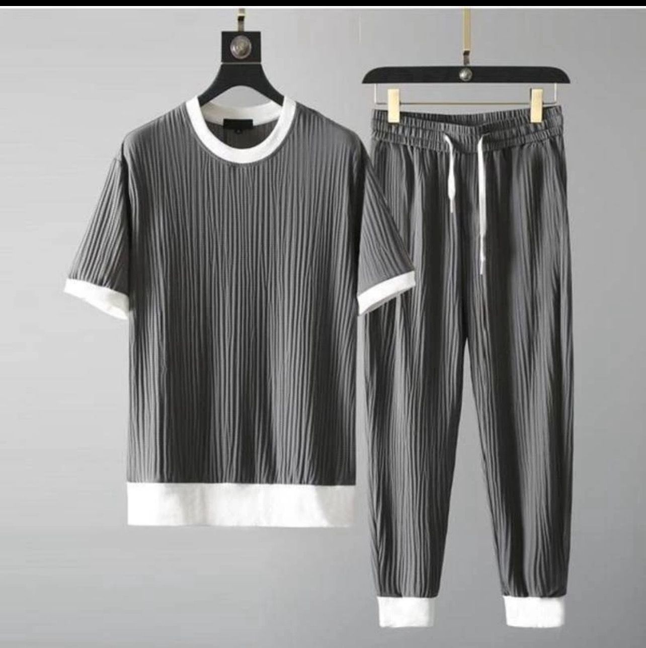 Summer casual suit, men&#39;s round neck, elastic, breathable, pleated short sleeves, thin style, high-end and antique men&#39;s clothing 1set