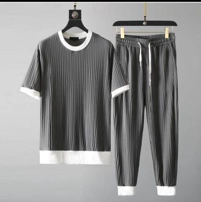 Summer casual suit, men&#39;s round neck, elastic, breathable, pleated short sleeves, thin style, high-end and antique men&#39;s clothing 1set