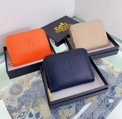 ￼2024 New European and American Fashion Single Zipper Short Wallet Carrying Bag with Box