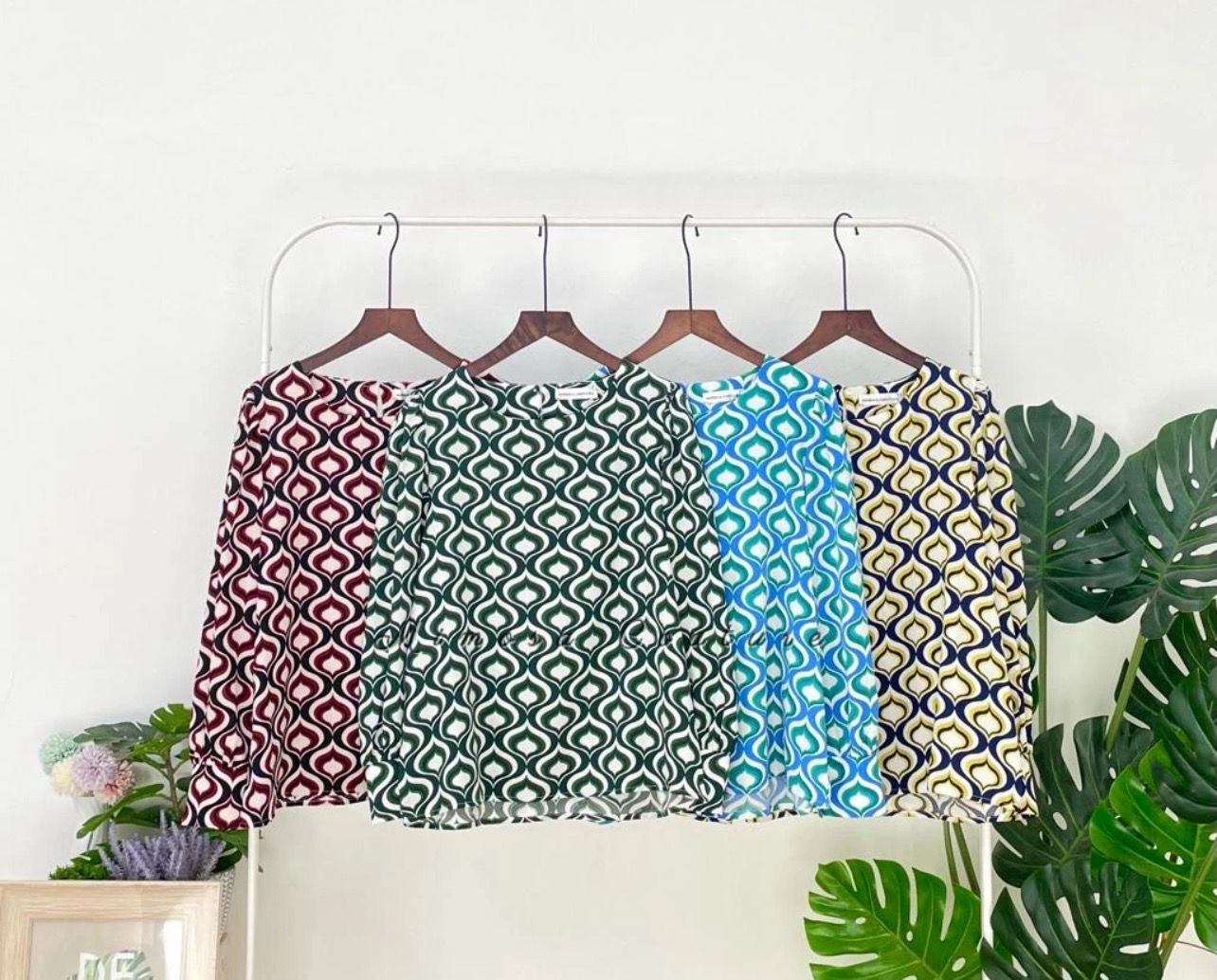￼72#B MIMOSA NEW FASHION ITALY CREPE FLOWERS BLOUSE