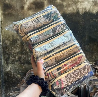 ￼Contents of 10 pieces souvenir batik pencil case typical of jogja pencil case souvenir batik pencil case souvenir pencil case 12pcs