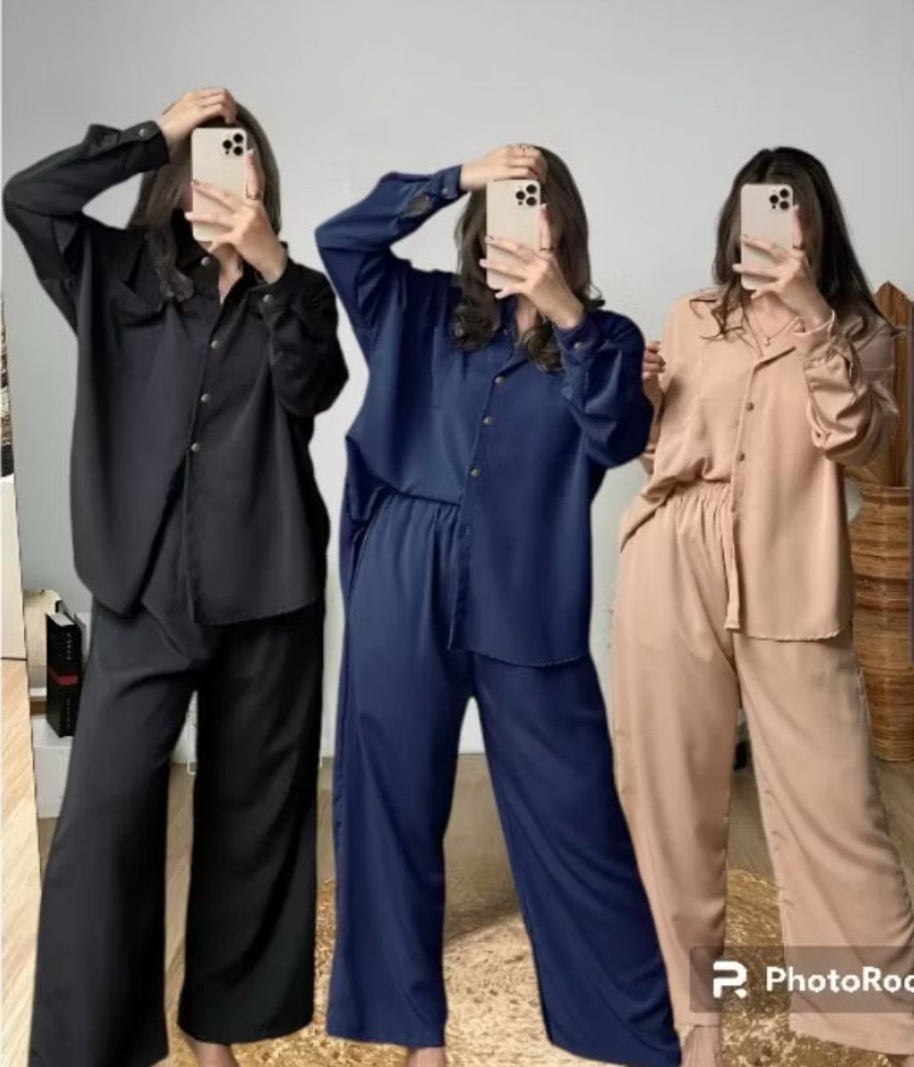 ￼KEMEJA One set Women&#39;s Shirt Suit Women&#39;s Shirt one set With Pants (Size M,L &amp; XL)