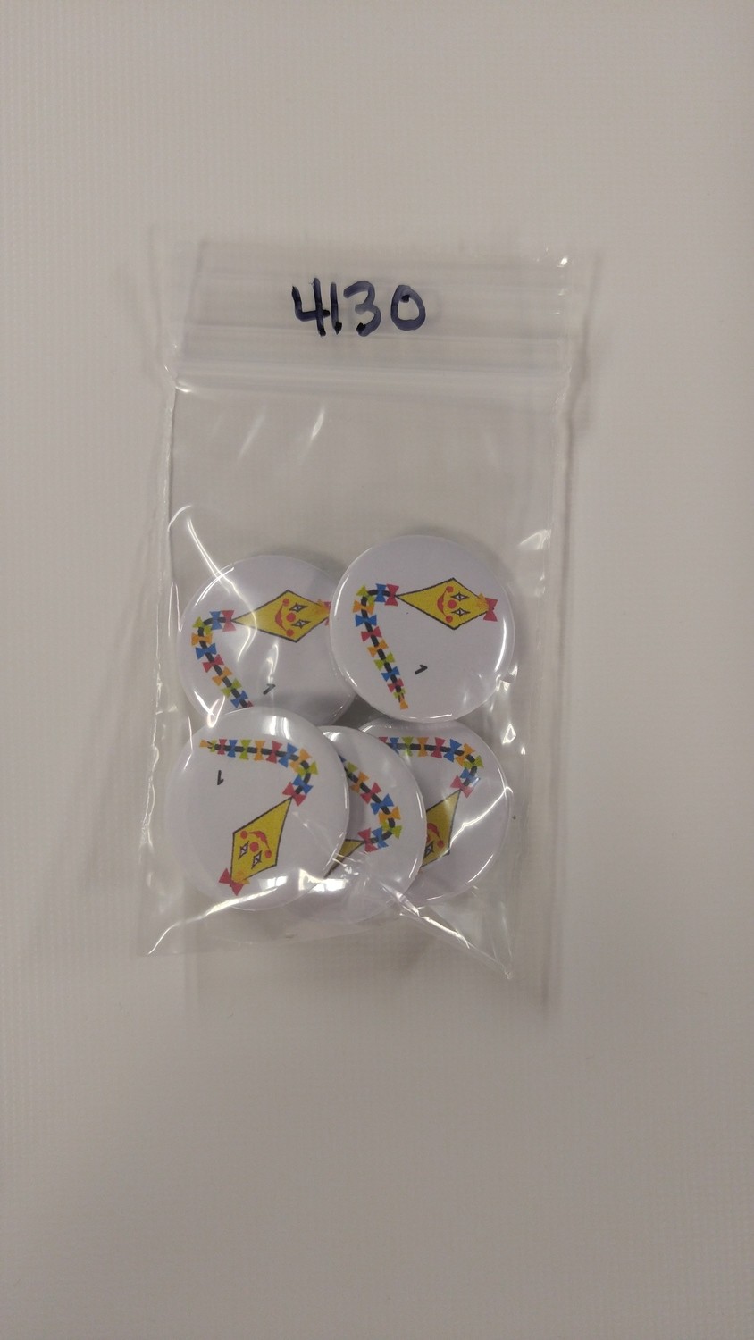 Button - 1 Kite