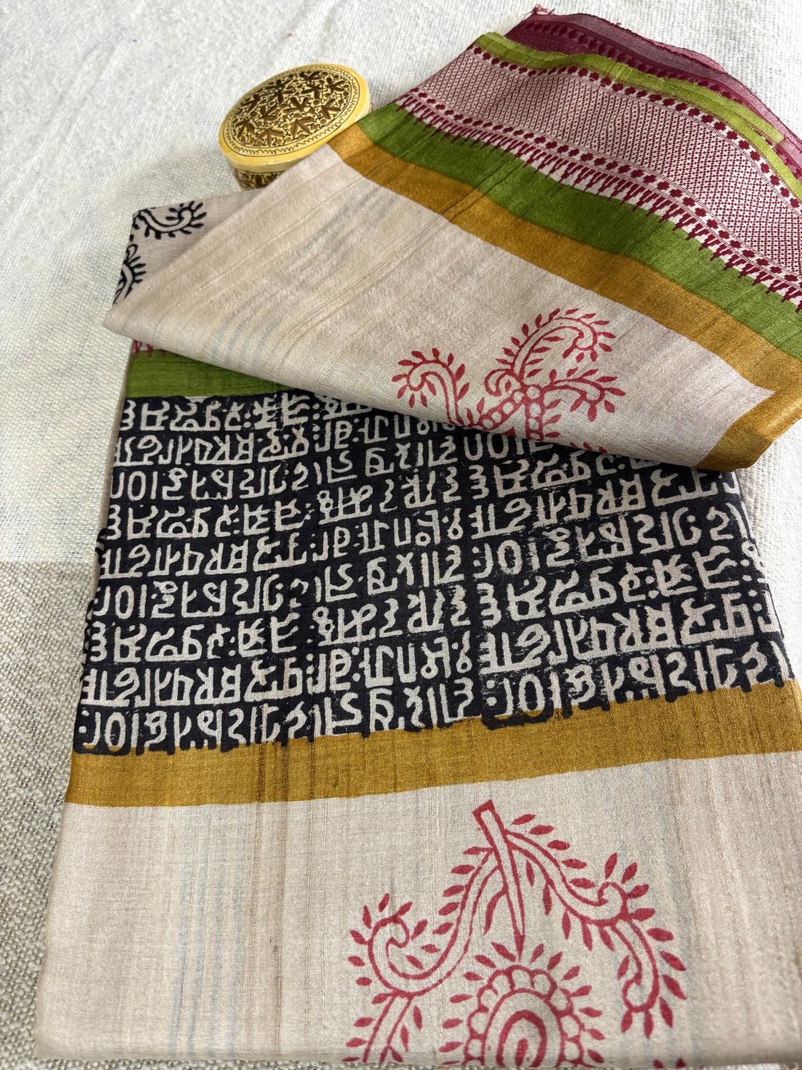 Elegant Raw Kosa Silk Saree with Traditional border