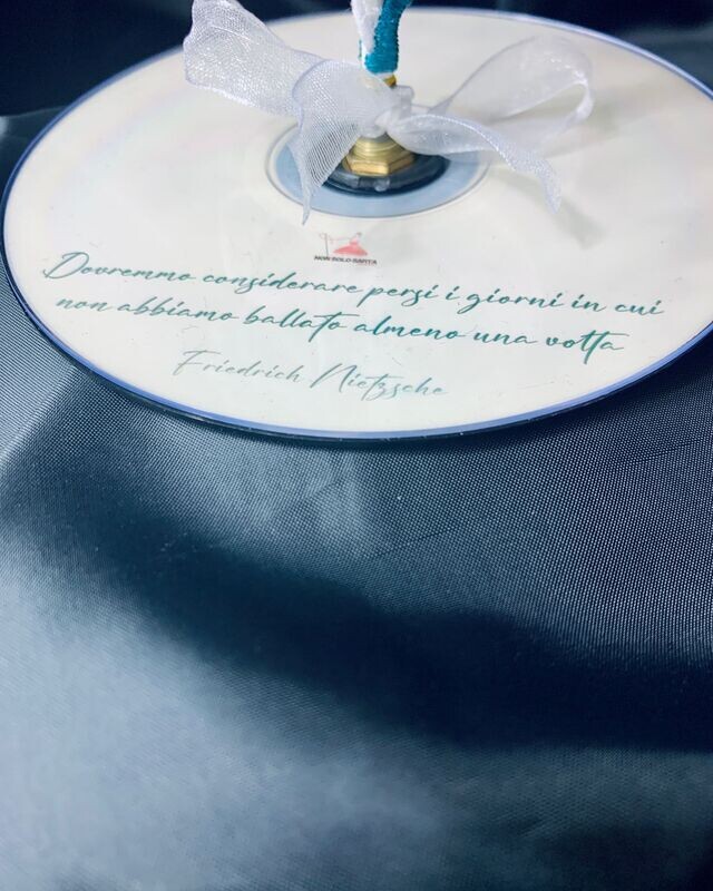 Ballerina Ricamata Danzante