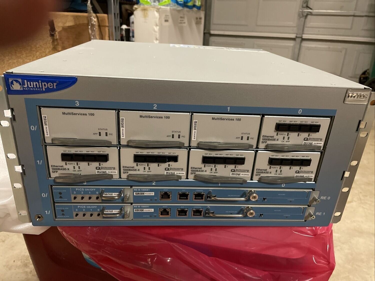 JUNIPER M10i-AC-4GE-MS100, 5 x PE-4GE-TYPE1-SFP-IQ2E & 2x RE-B-1800X1-4G-S-A ++