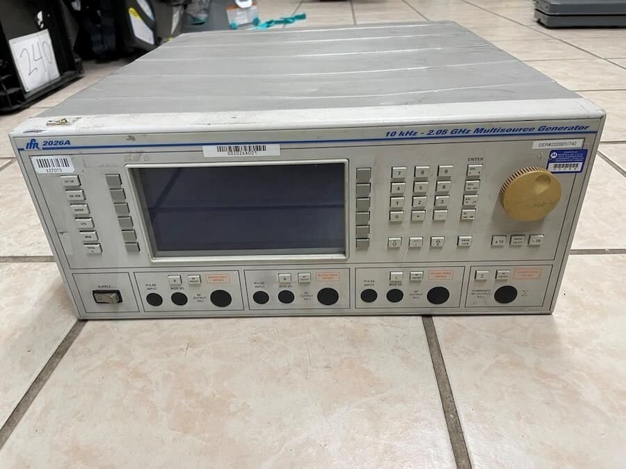 IFR 2026A 10 kHz - 2.05 GHz MULTISOURCE GENERATOR
