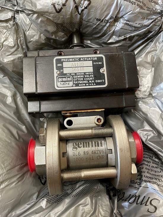 GEMINI VALVE 4RTV6 / A412D PNEUMATIC ACTUATOR 1000 PSI