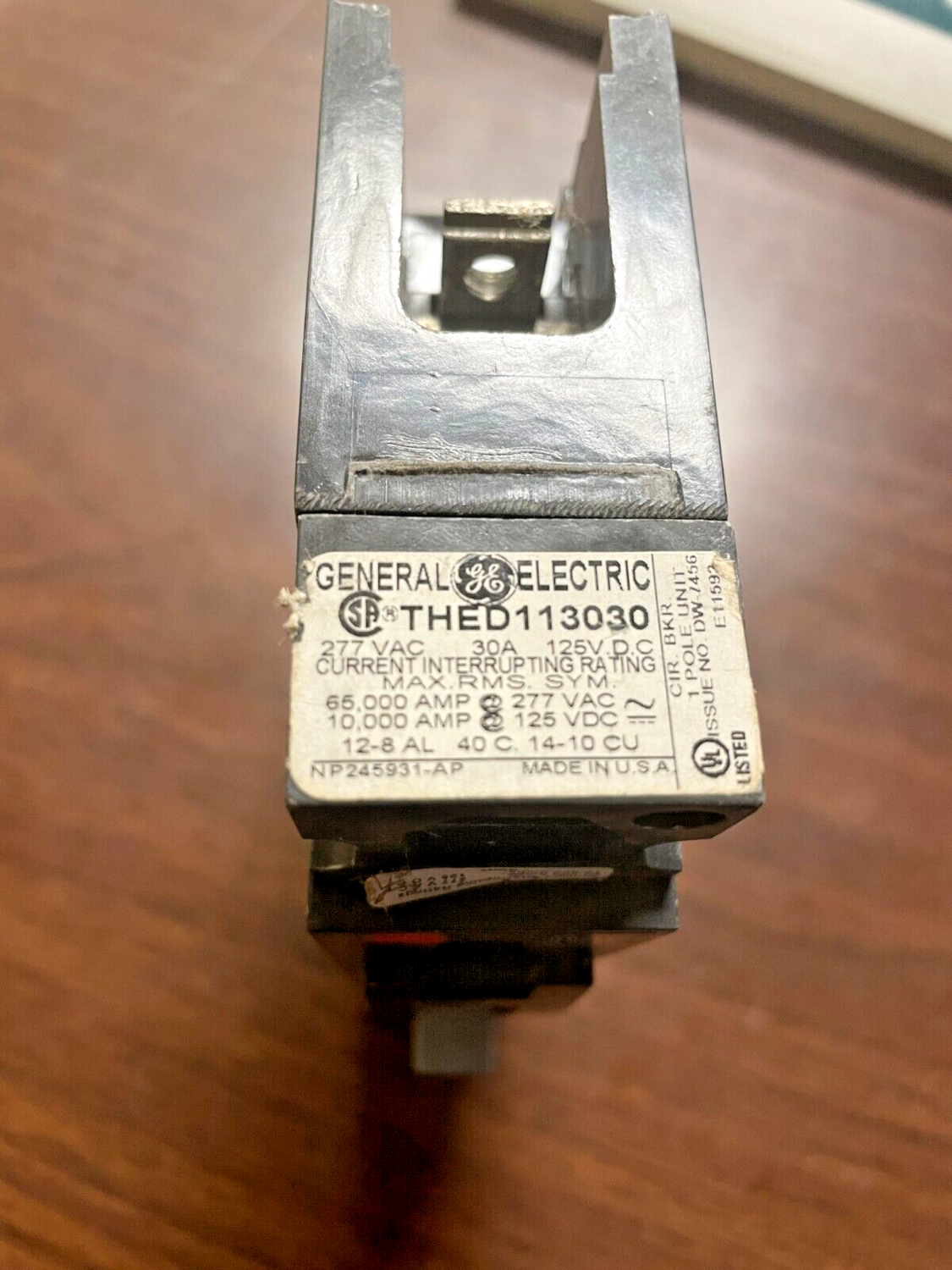 GE THED113030 CIRCUIT BREAKER