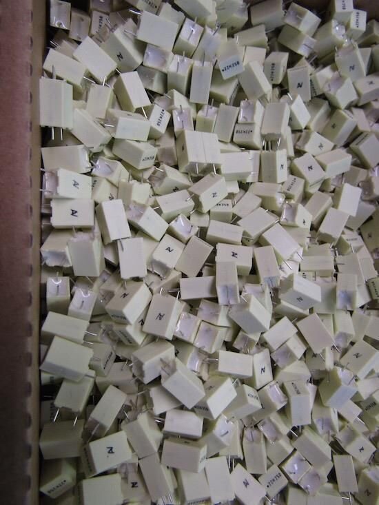 LOT OF 2000 KEMET R82IC3220JF60K / 22K250 FILM CAPACITOR
