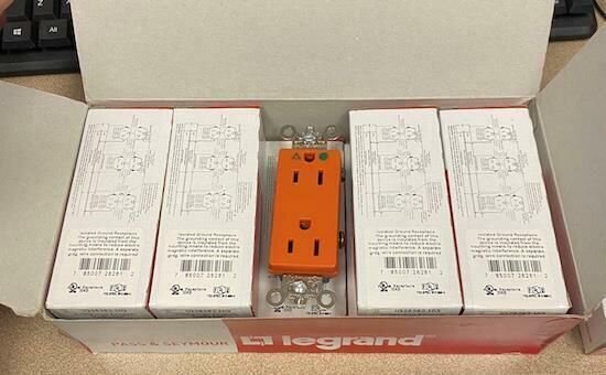 BOX OF 10 LEGRAND IG26262-HG HOSPITAL GRADE RECEPTACLE ORANGE 15A 125V