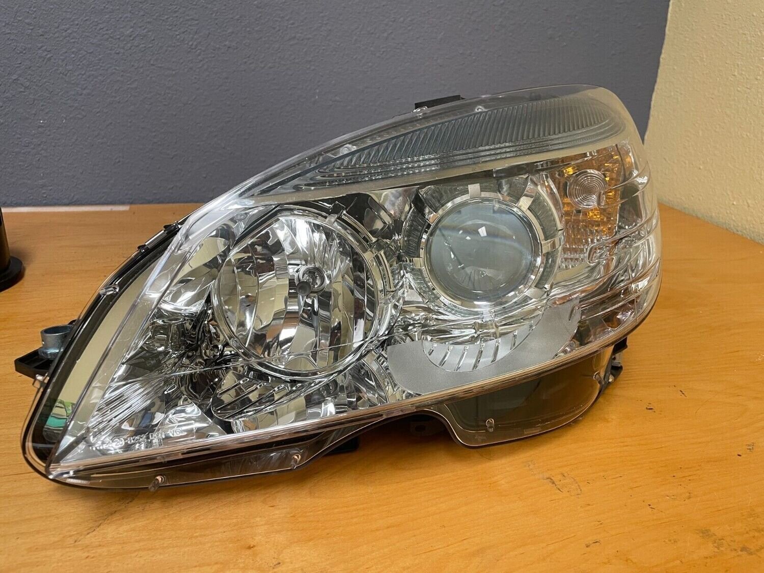 TYC 08-2011 MERCEDES BENZ C-CLASS 20-6998-00-1 DRIVER SIDE (LEFT SIDE) HEADLIGHT