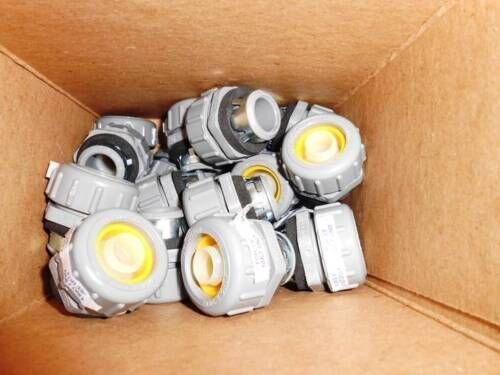 LOT OF 25 ARLINGTON INDUSTRIES NMLT38ST 3/8" STRAIGHT PVC TIGHT CONNECTORS NEW