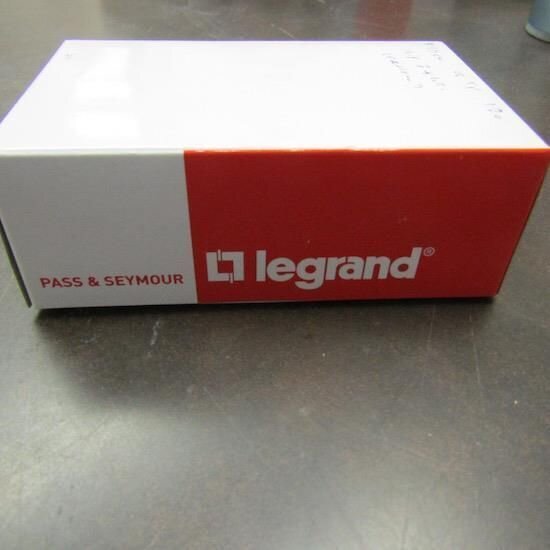 Legrand 2095-W GFCI DUPLEX RECEPTACLE TRIP INDICATOR LIGHT 20A, 125VAC, 60Hz