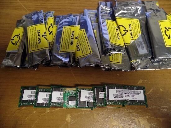 LOT OF 28 08K3409 64MB DIMM PC100-322-620 MEMORY CARD