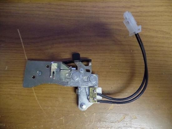 ABB 1VCF329500R0141 UNDERVOLTAGE RELEASE MECHANICAL OVERRIDE
