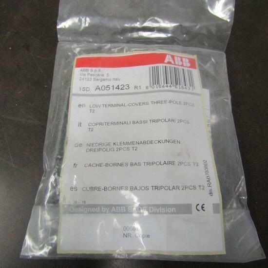 ABB 1SD A051423 R1 LOW TERMINAL FRONT COVERS THREE POLE 2 PCS T2