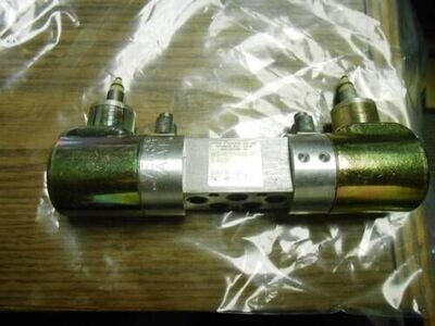 VERSA VALVE AGG-4232-MAE-P-3-A120 4-WAY VALVE NEW