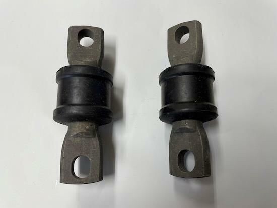 LOT OF 2 NEWAY SAF HOLLAND 48100315 SUSPENSION AXLE CONNECTION BUSHING (NO ACCS)