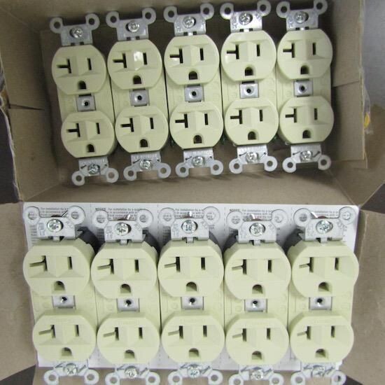 LOT OF 10 HUBBELL 53621 20A, 125V DUPLEX RECEPTACLE, 2 POLE, 3 WIRE COLOR IVORY