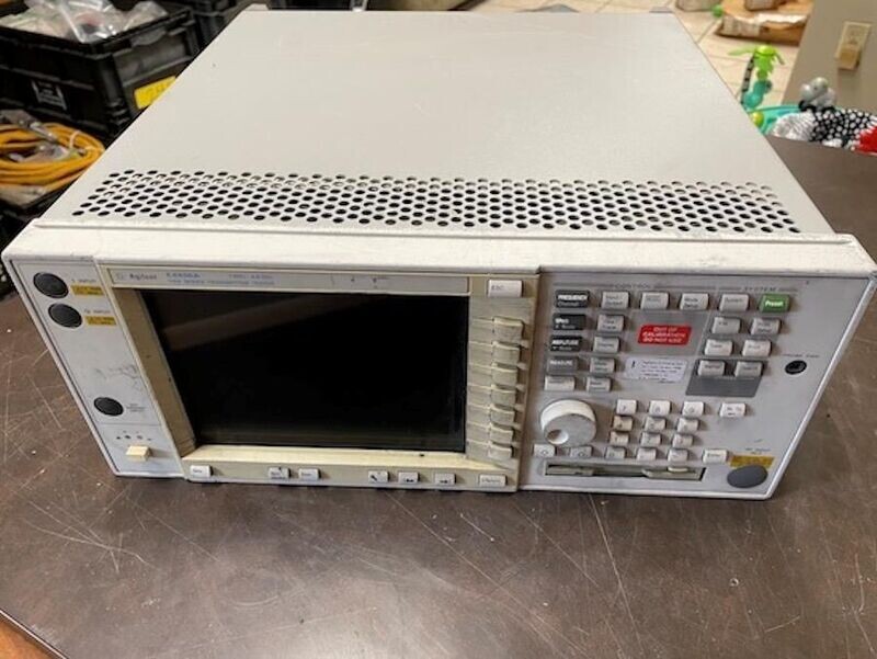 AGILENT E4406A VSA SERIES TRANSMITTER TESTER 7 MHz - 4.0 GHz