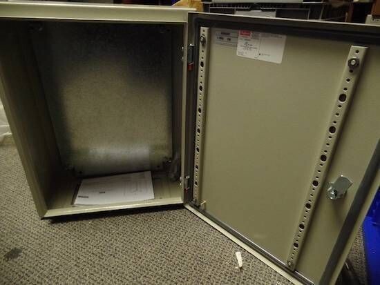 HOFFMAN GSD504020G AEGIS HINGED COVER ENLCOSURE 19.69" x 15.75" x 7.87" NEW