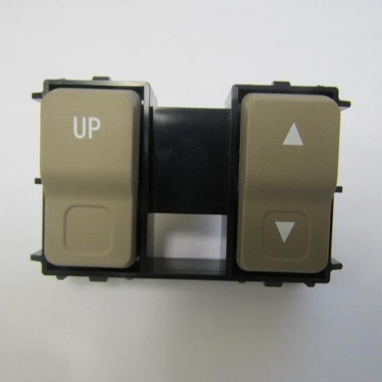 TOYOTA (84862-0C010-E0) SUNROOF SWITCH 09-18