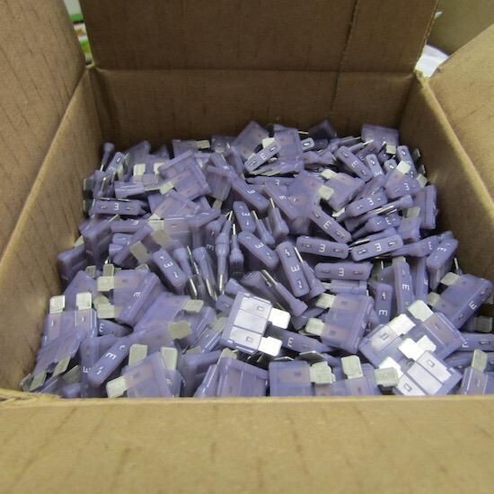 BOX OF 2000 LITTELFUSE 0287003.PXCN VIOLET ATOF 32V LOW CURRENT NYLON FUSE