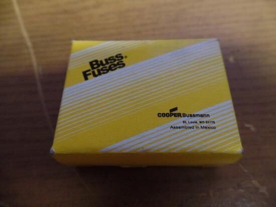 LOT OF 10 BUSSMAN BUSS FUSES FNQ-1/2 TRON FUSE