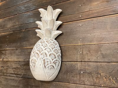 15-1/2" PINEAPPLE WALL PLAQUE