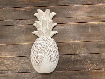 15-1/2" PINEAPPLE WALL PLAQUE