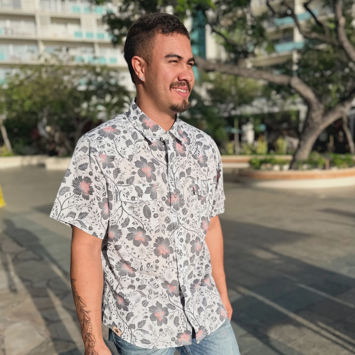 WESTERN ALOHA FOLK HIBISCUS WHITE SS SNAP SHIRT