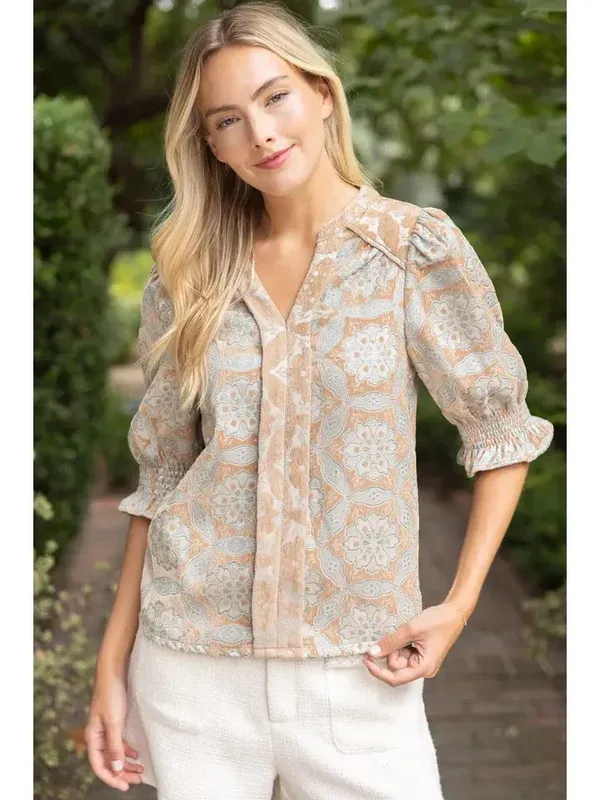 VOY SMOCKED SHORT PUFF SLEEVE GEO VELVET JACQUARD TOP- TAUPE