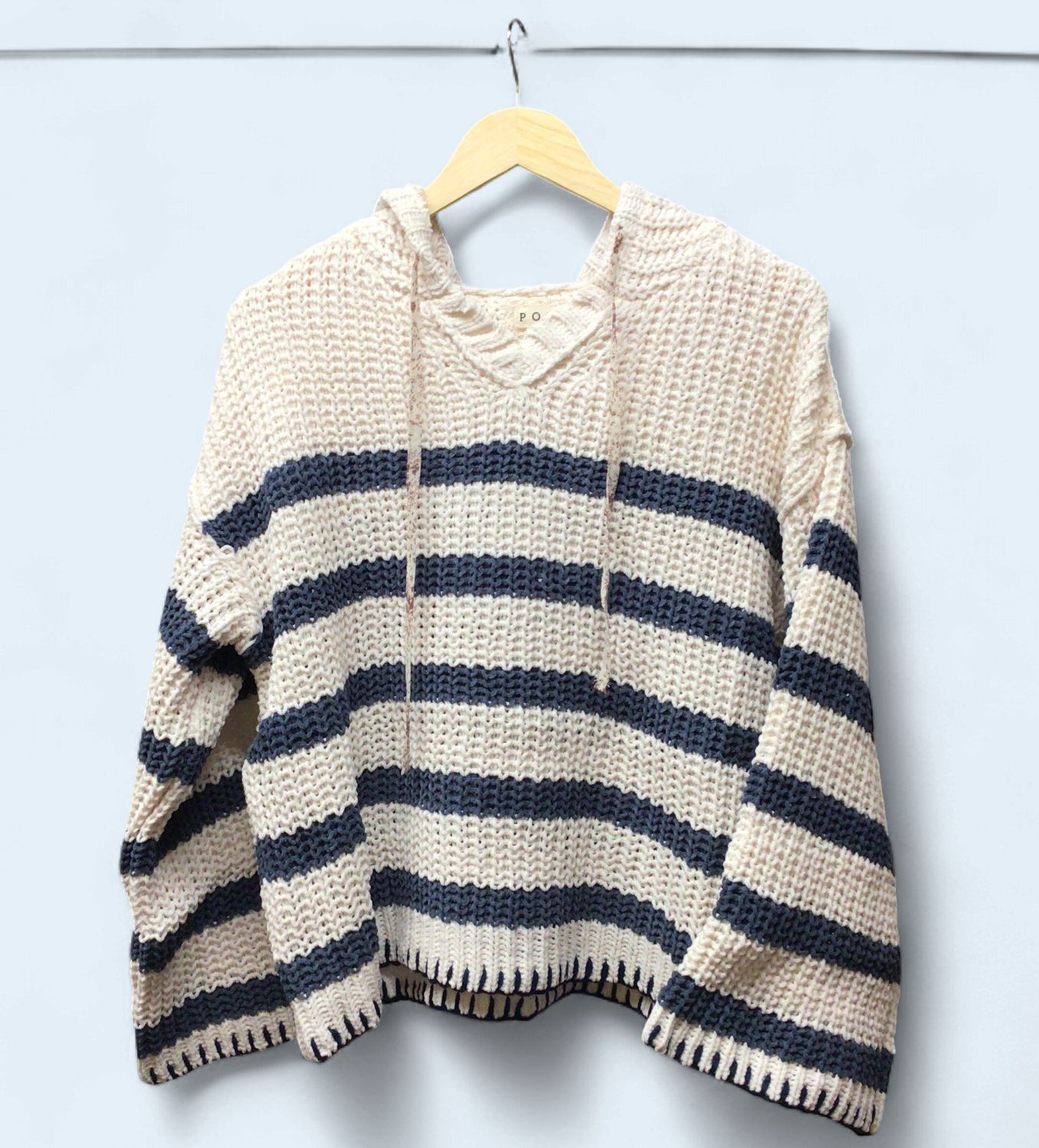 POL V-NECK LONG SLEEVE HOODED SWEATER-CREAM/NAVY