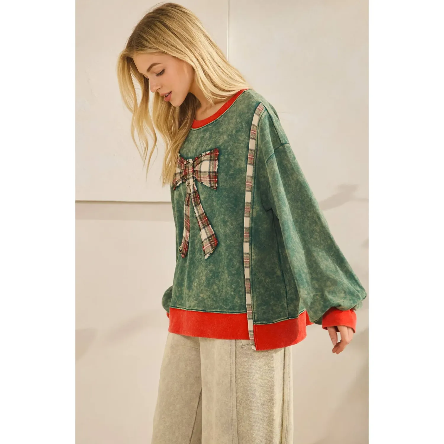 SAGE + FIG THE MERRY MINERAL-WASH BOW PULLOVER-GREEN