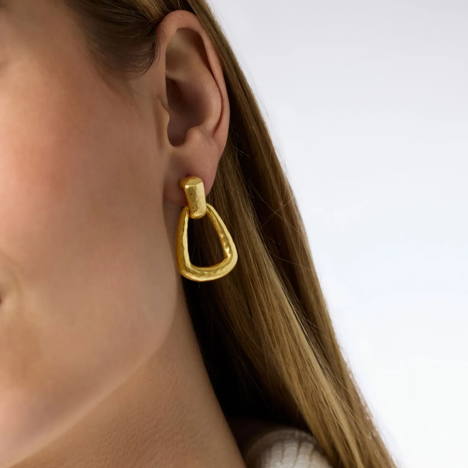 JULIE VOS SAHARA DEMI DOORKNOCKER EARRING-GOLD-OS
