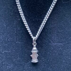 Halskæde m. brandhane som vedhæng i sterling sølv