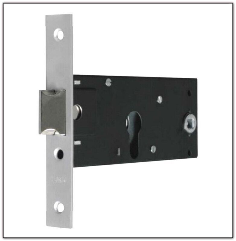 SERRURE 1 POINT DE TRAVERSE POUR PORTE ALU, ENTRAXE 70 X 50, COFFRE 75