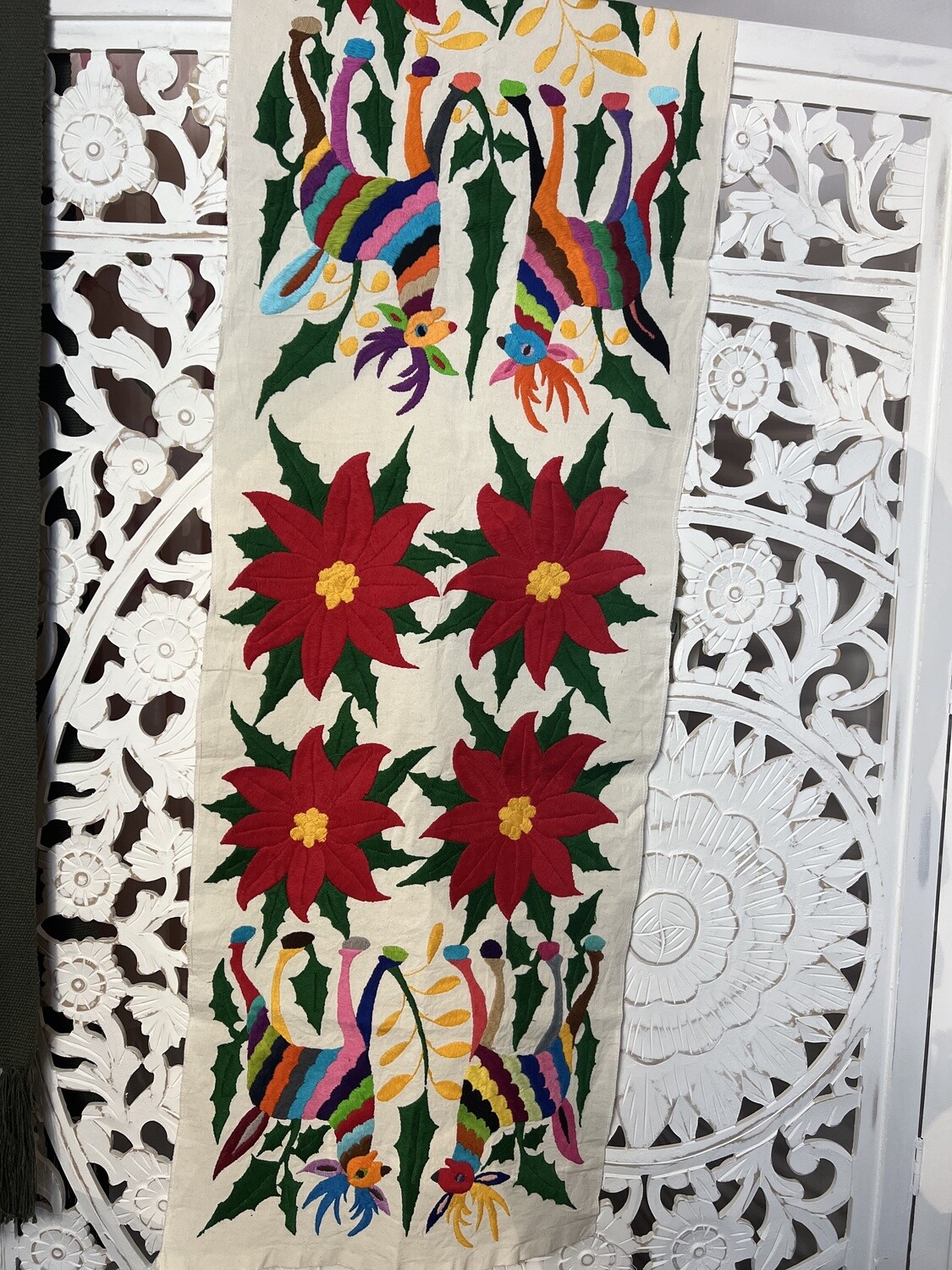 Camino de Mesa Otomi colores y noches buenas