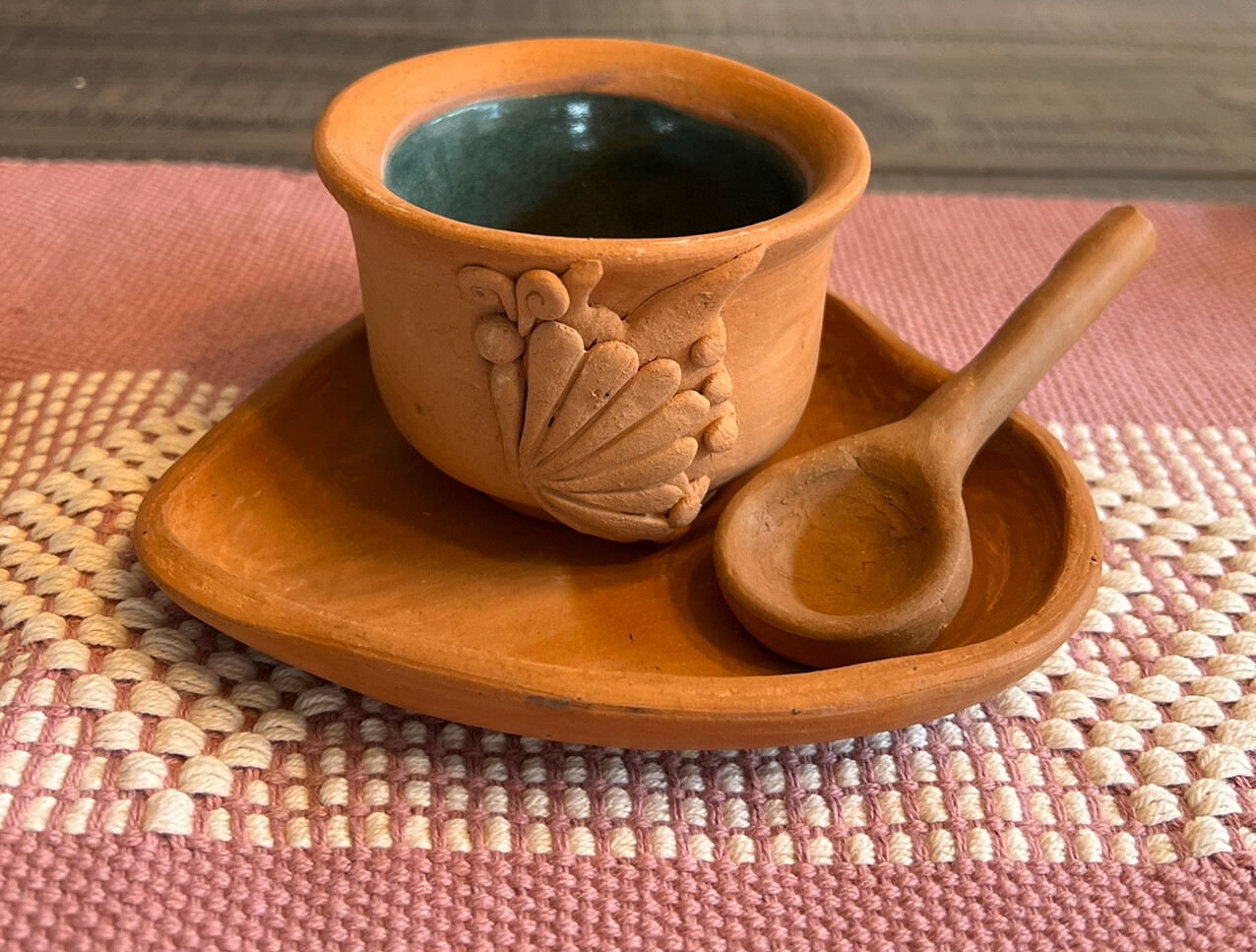 Taza mariposa (no incluye cuchara ni plato )