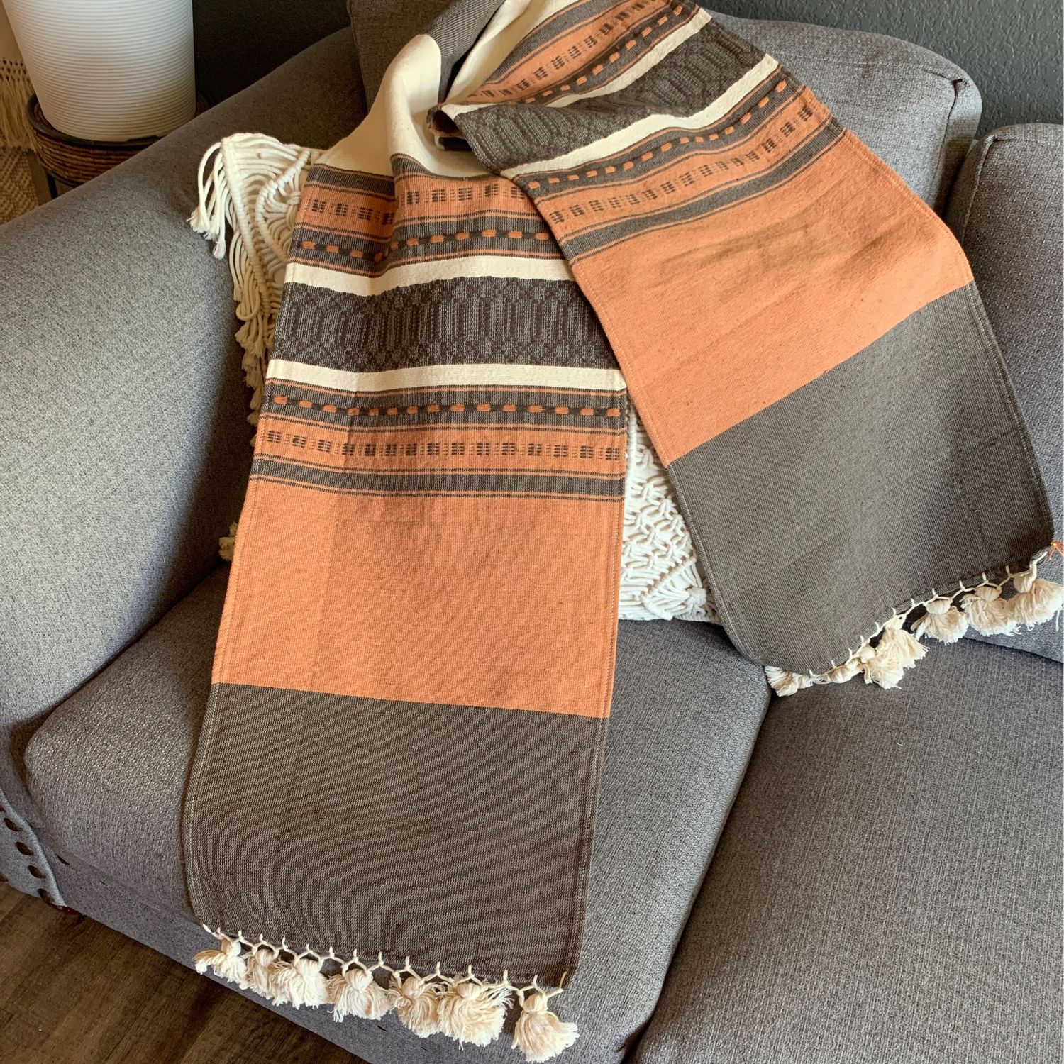 Camino Bordado Chiapas Grande Naranja, Gris y  beige