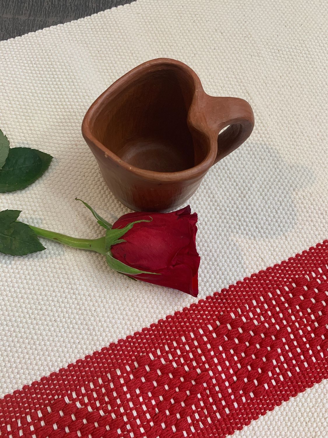 Tacitas chicas barro rojo corazón