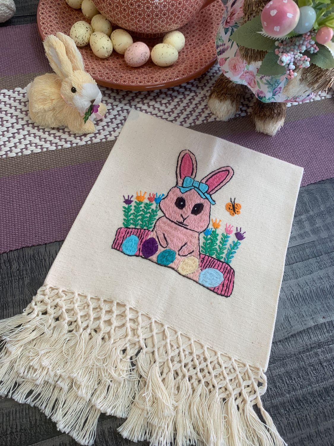 Servilleta con historia bordada Easter 