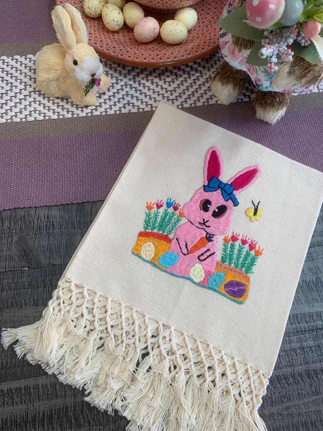 Servilleta con historia bordada Easter 