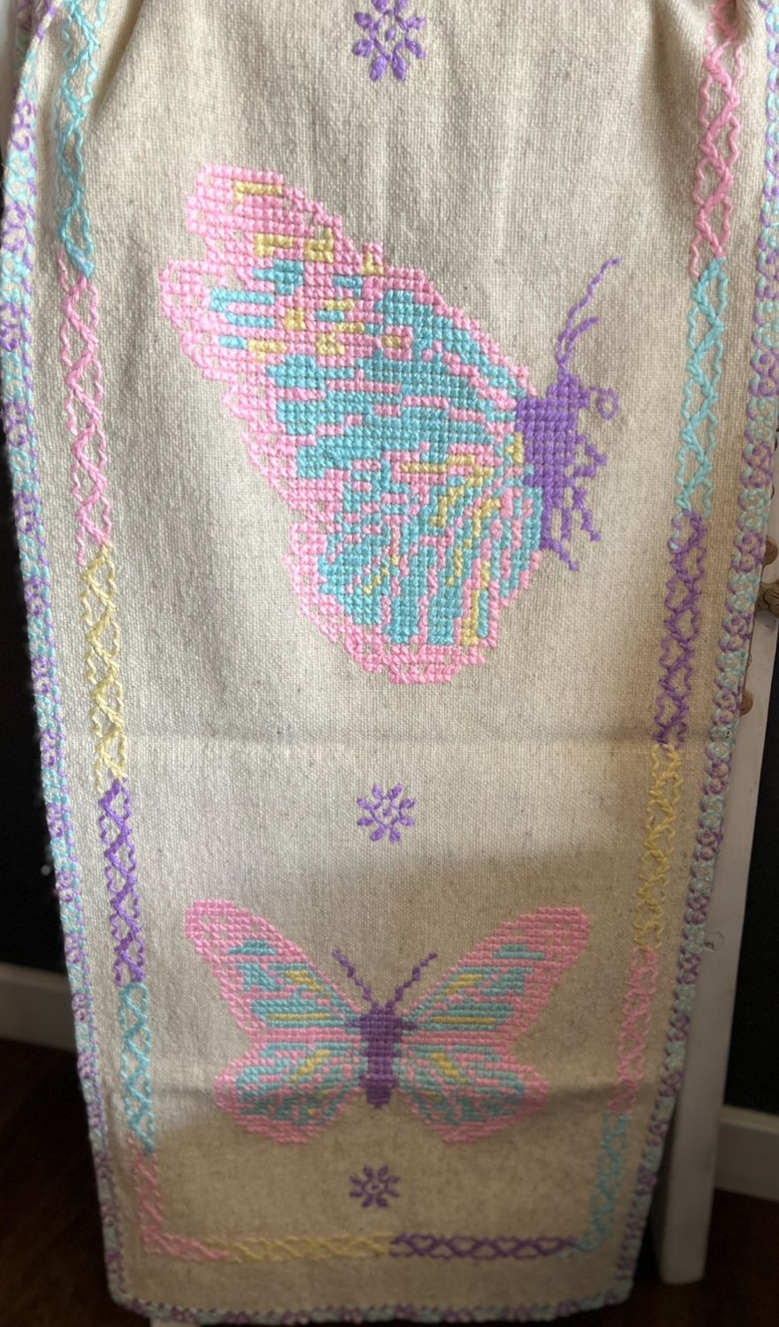 Camino de mesa Mazahua mariposa multicolor pastel